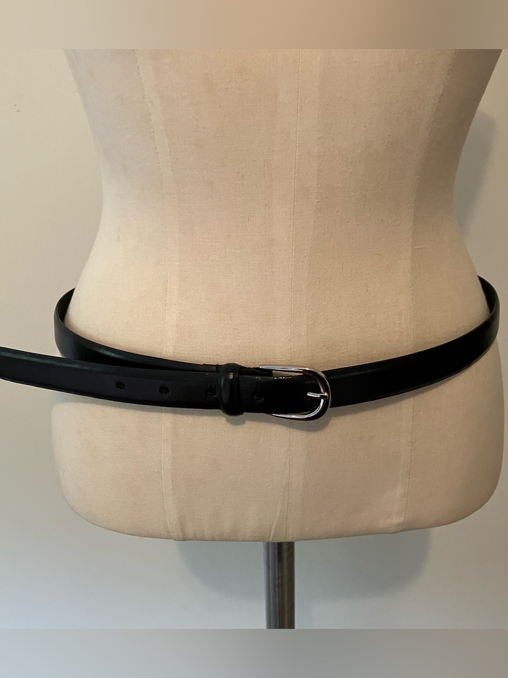 VTG 90s Sz L Jones New York Women’s Skinny Black Leather Belt Silver Buckle Y2K